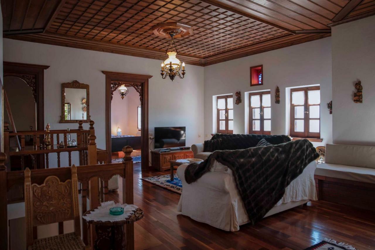 Traditional Mansion Calliopec-uvc Sterilized